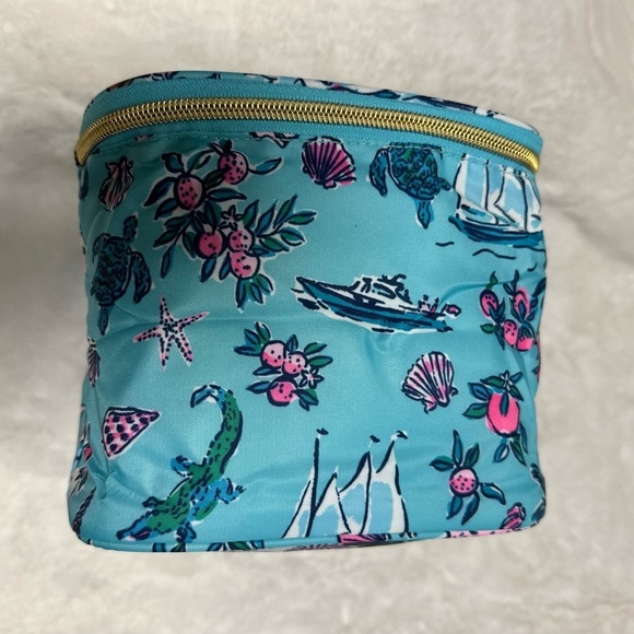 👜Host Pick👜  Lilly Pulitzer Vanity Cosmetic Case Lilly’s Roadtrip - Picture 6 of 8